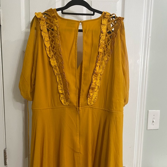 ASOS DESIGN curve mini dress with satin ruffle - GOLD - SIZE 18 - Picture 3 of 4